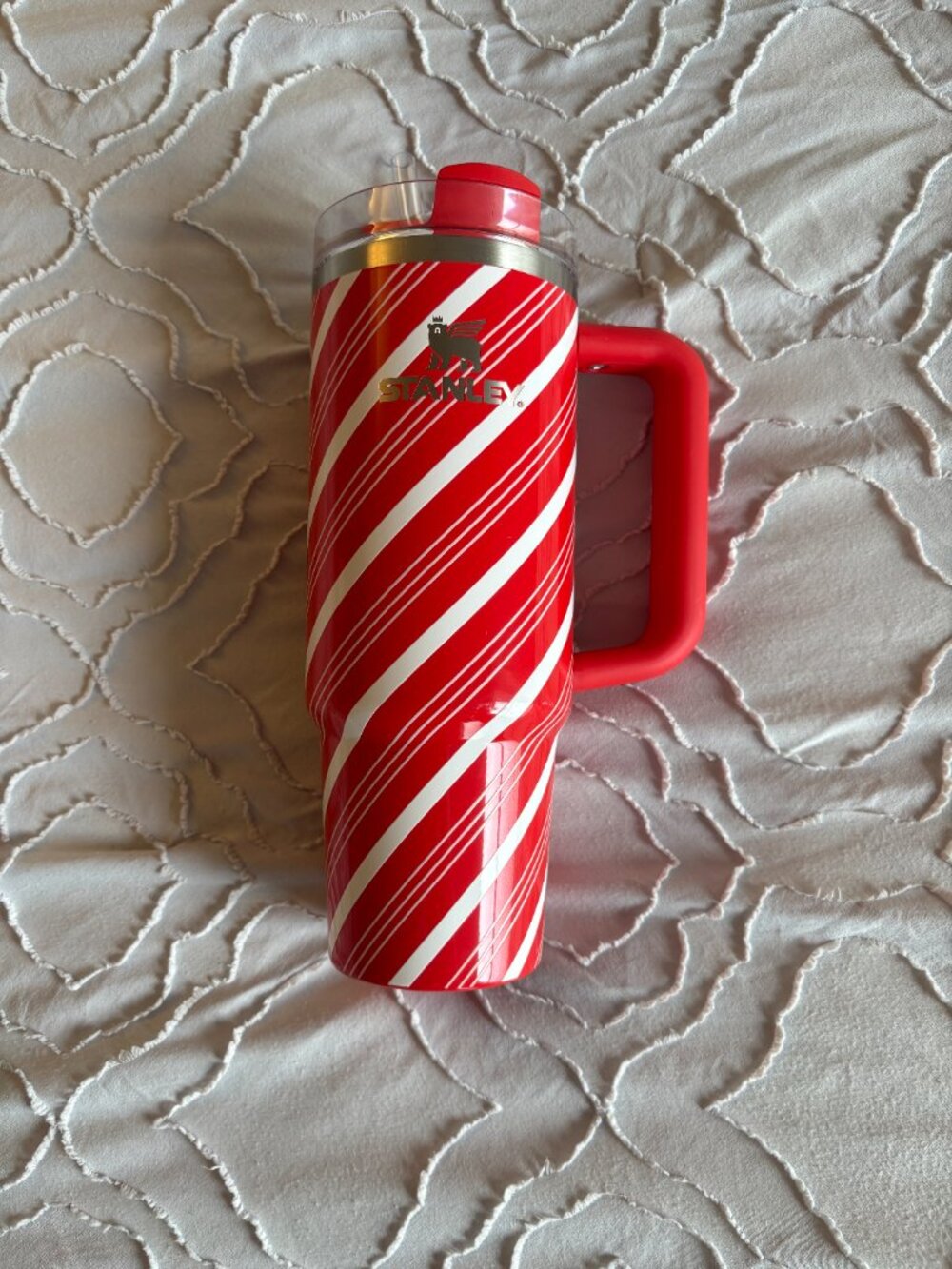 LIMITED EDITION Stanley 30 oz FlowState Quencher Tumbler - Candy Cane Twist - Picture 3 of 8